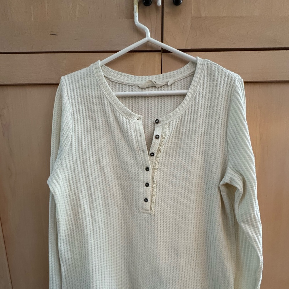 Me by Jennie Garth New W/O Tags Waffle Knit Henley Cream/Natural Color.